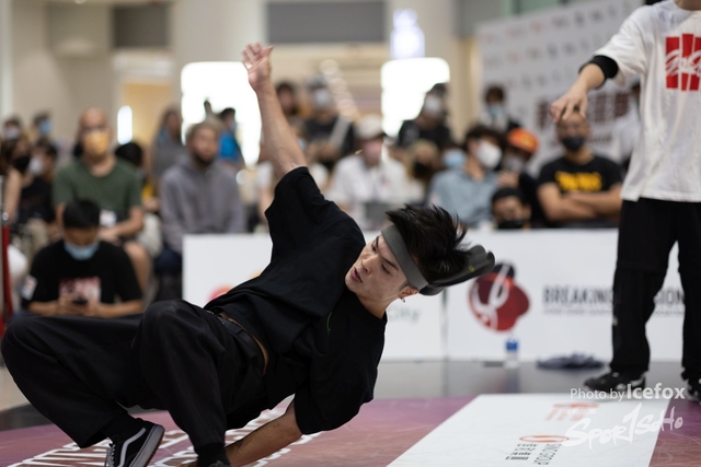 Break_Dance_R1-378