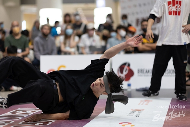 Break_Dance_R1-380
