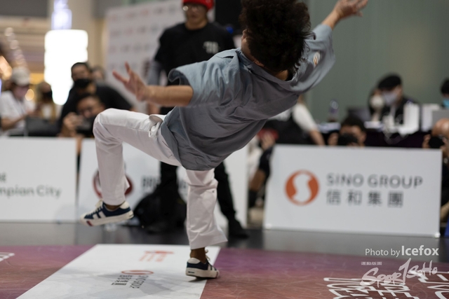Break_Dance_R1-383
