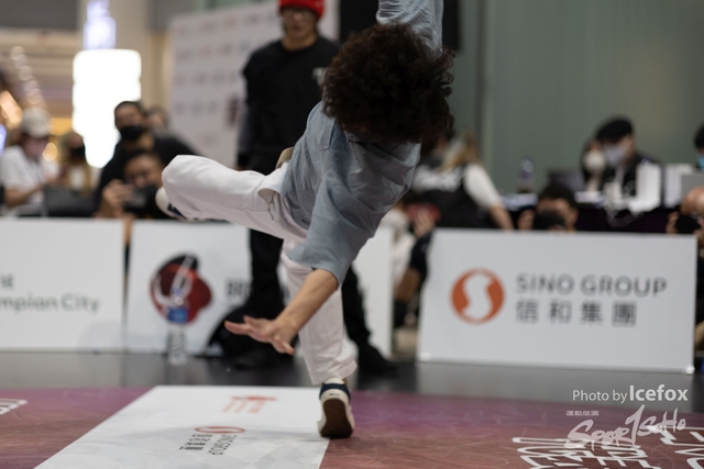 Break_Dance_R1-384
