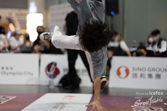 Break_Dance_R1-385