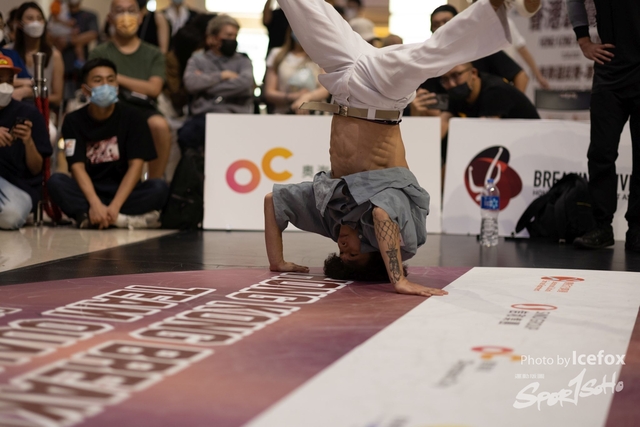 Break_Dance_R1-389