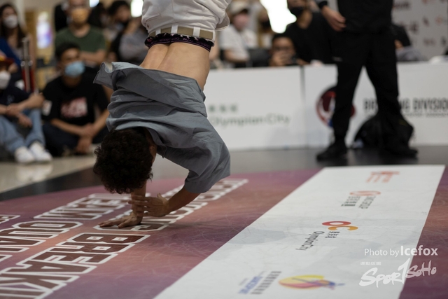 Break_Dance_R1-392