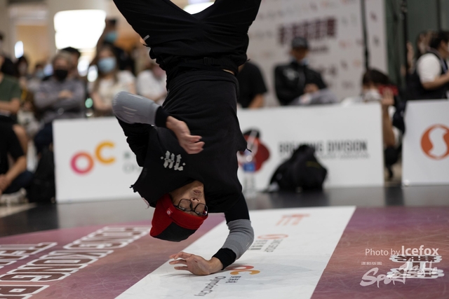 Break_Dance_R1-395