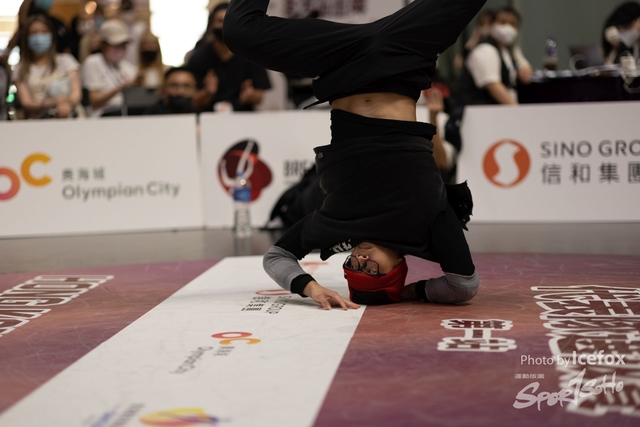Break_Dance_R1-401