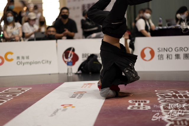 Break_Dance_R1-403