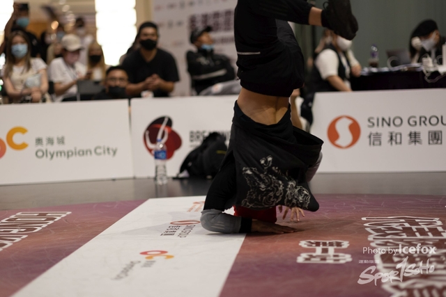 Break_Dance_R1-404