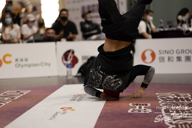 Break_Dance_R1-405