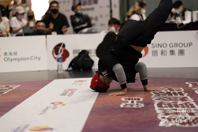 Break_Dance_R1-406