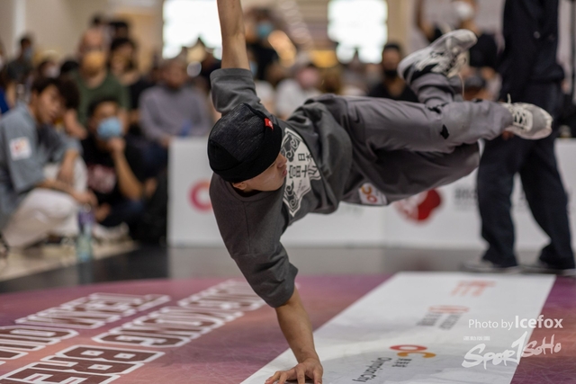Break_Dance_R1-410