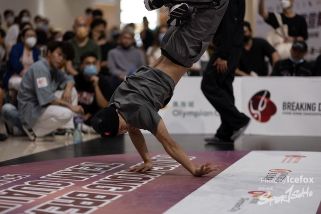 Break_Dance_R1-412