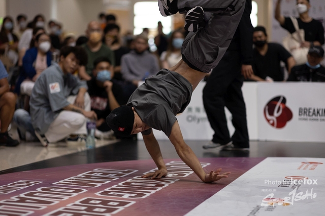Break_Dance_R1-414