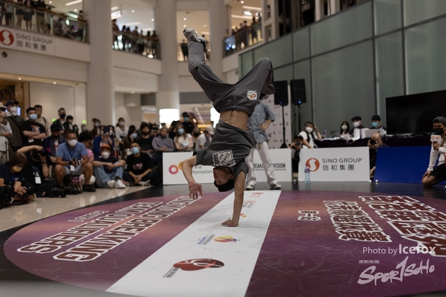 Break_Dance_R1-423