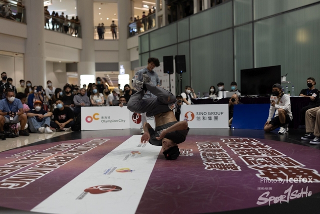 Break_Dance_R1-429