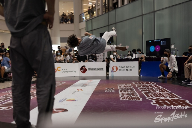 Break_Dance_R1-430