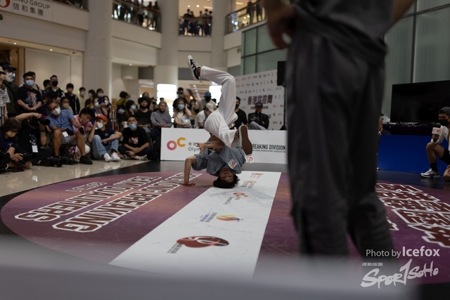 Break_Dance_R1-436