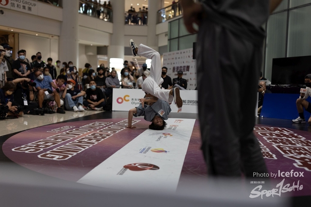 Break_Dance_R1-437
