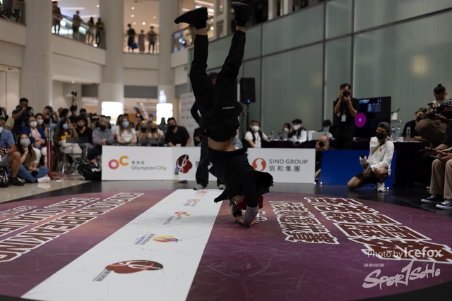 Break_Dance_R1-443