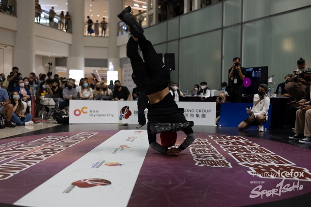 Break_Dance_R1-445