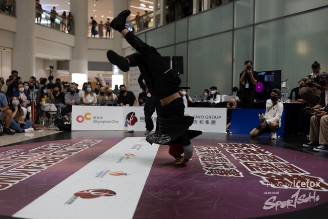 Break_Dance_R1-446