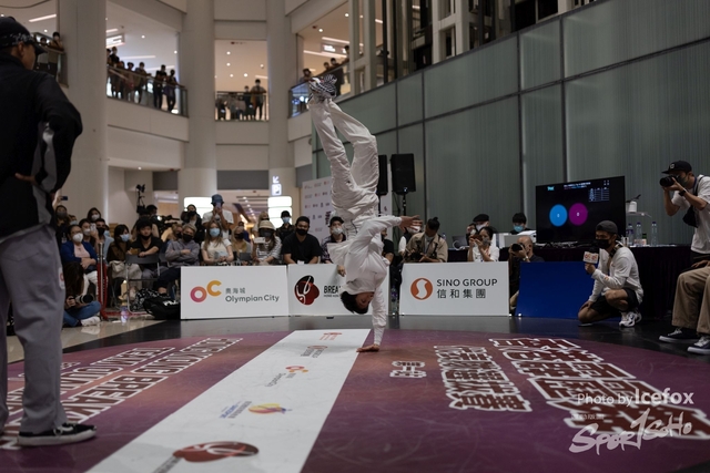 Break_Dance_R1-452