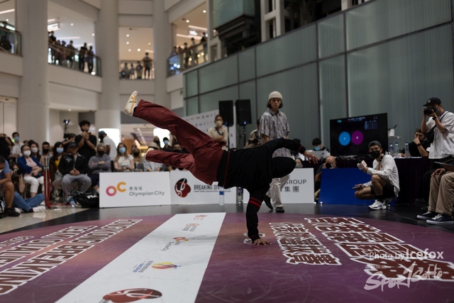 Break_Dance_R1-455