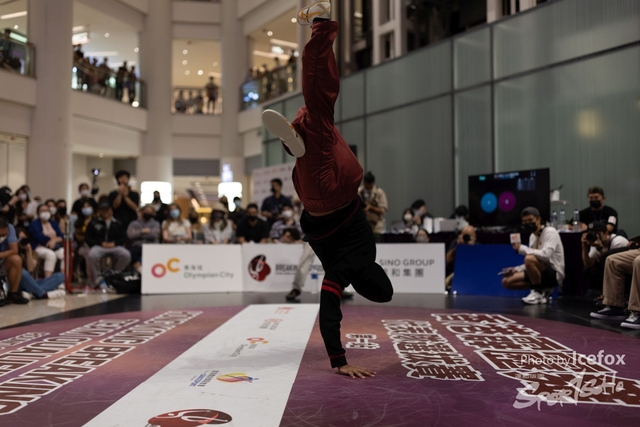 Break_Dance_R1-460
