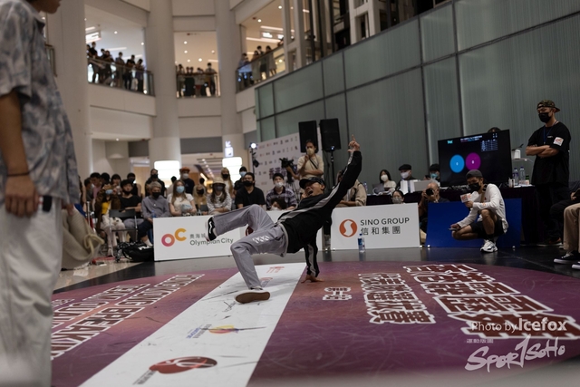 Break_Dance_R1-471