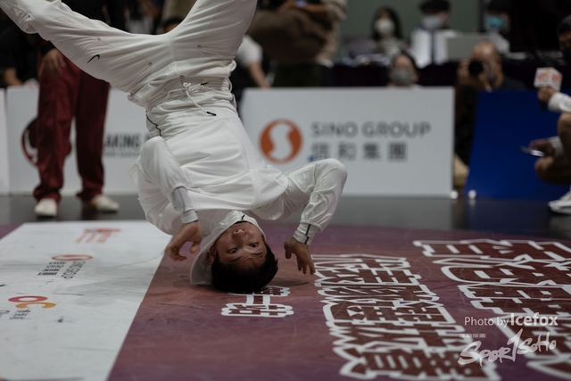 Break_Dance_R1-472