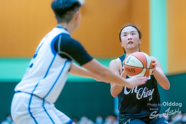 221012Basketball-30