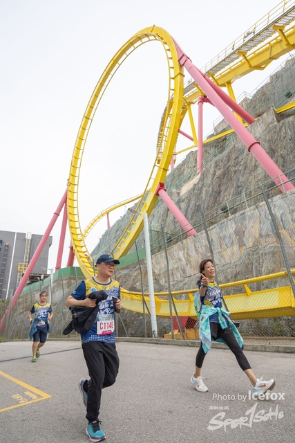 Lions_Run-400