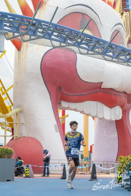 Lions_Run-480