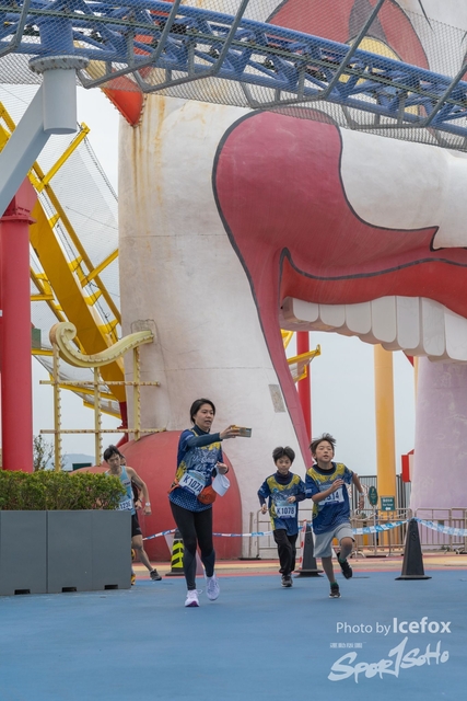 Lions_Run-512