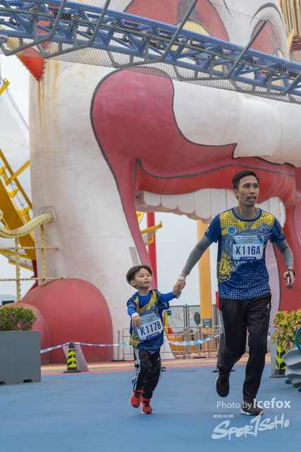 Lions_Run-524