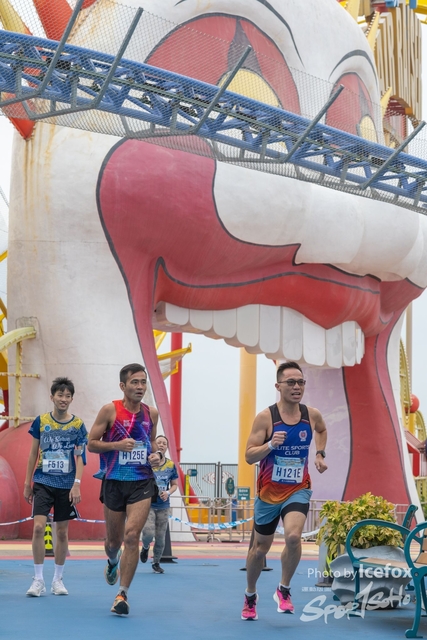 Lions_Run-528