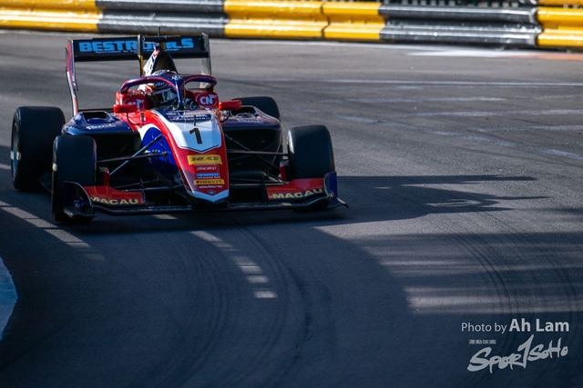 Z8A_5213