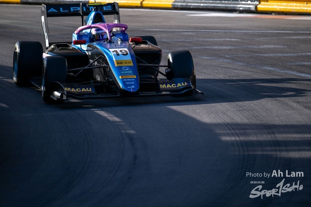 Z8A_5476
