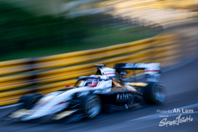 Z8B_4187