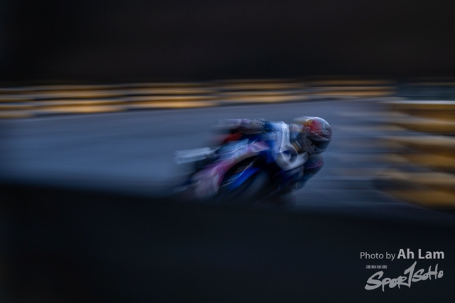 Z8B_1044