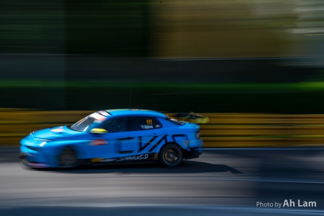 Z8B_2953